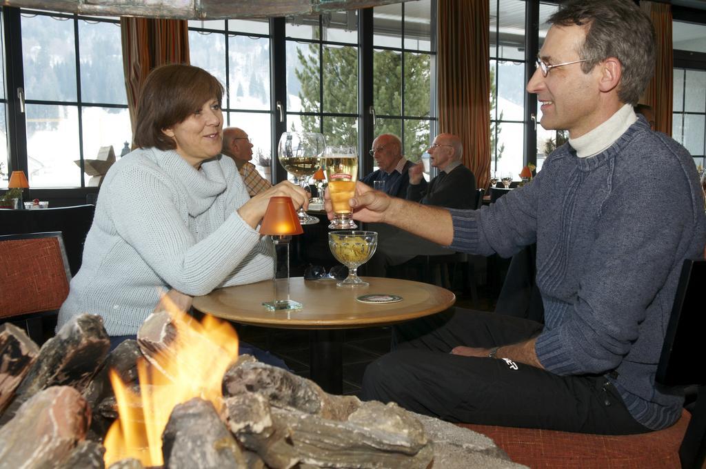 Hotel-Restaurant Sternen Nesslau Esterno foto