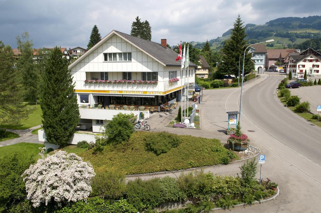 Hotel-Restaurant Sternen Nesslau Esterno foto